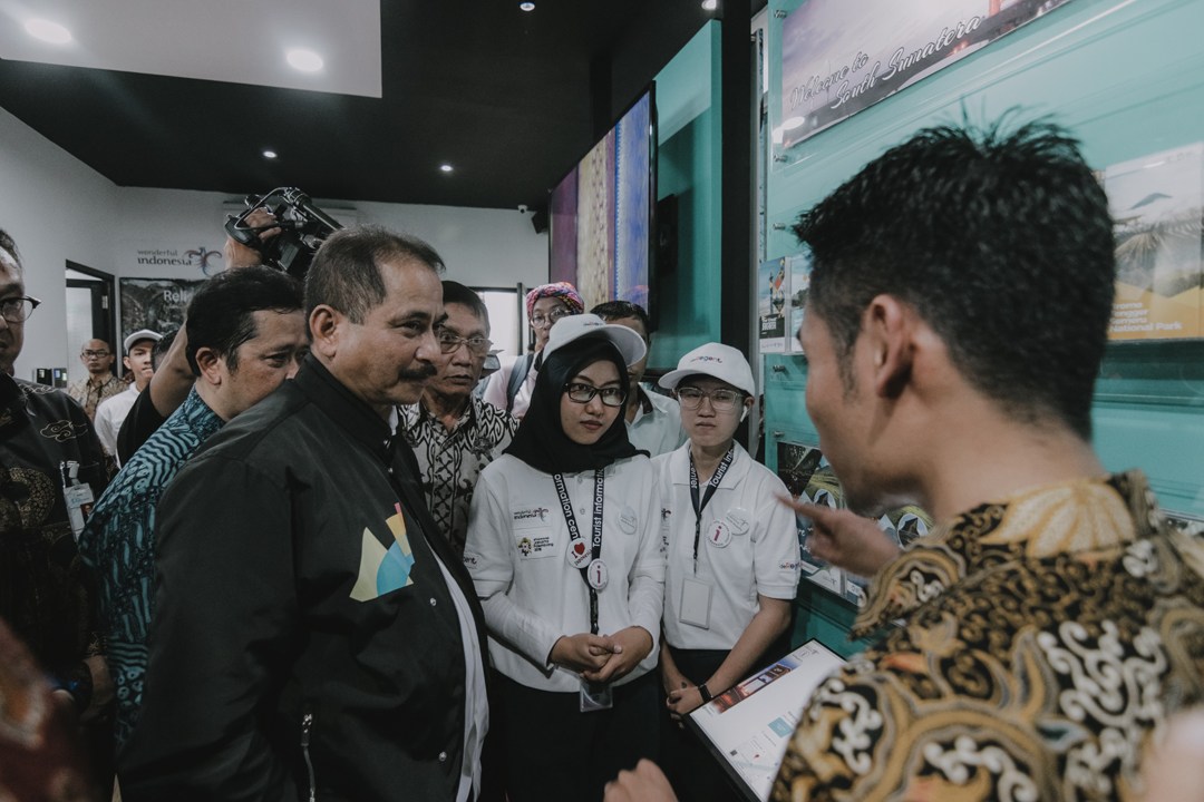 Diresmikan Menpar Arief Yahya, Bandara SMB II Kini Miliki Tourist Information Sendiri
